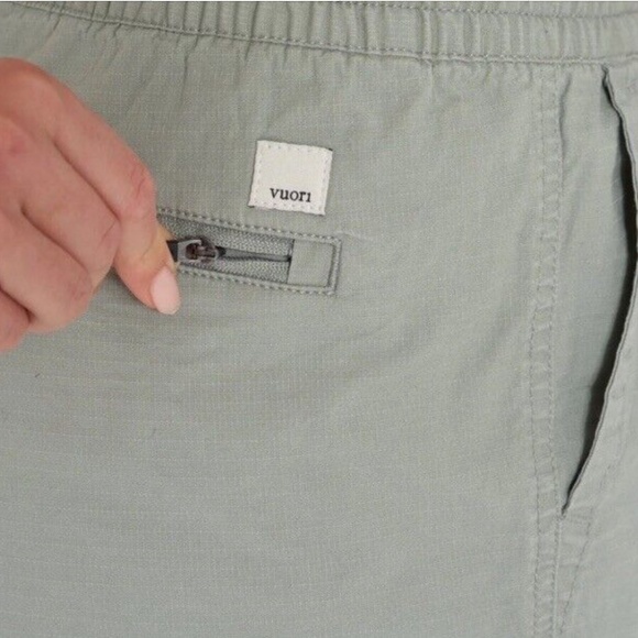 Vuori Vintage Ripstop Short in Eucalyptus Green Women's Size Large - Picture 11 of 11